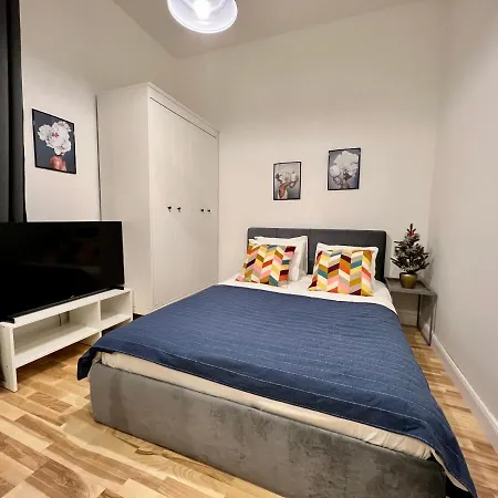 Apartment Modern Studio Near Theater! *