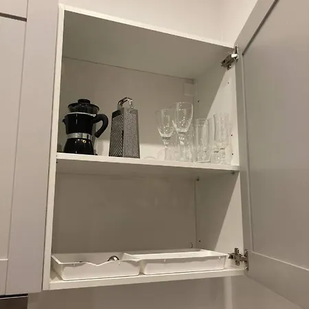 Apartment Modern Studio Near Theater!