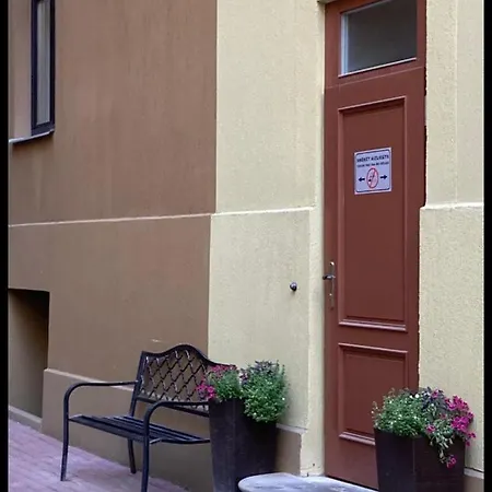 Modern Studio Near Theater! Apartment